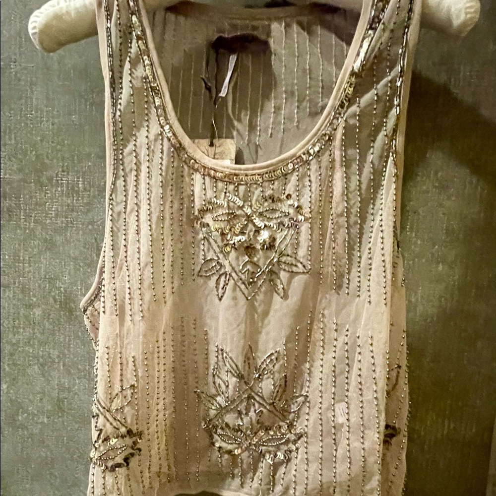 Buffalo David Bitton dusty pink mesh beads and sequins t shirt.